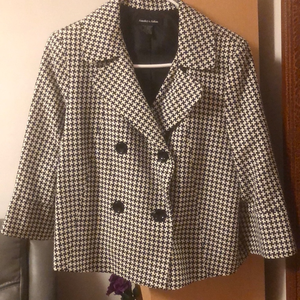 Women’s Ainsley & Aidan skirt suit